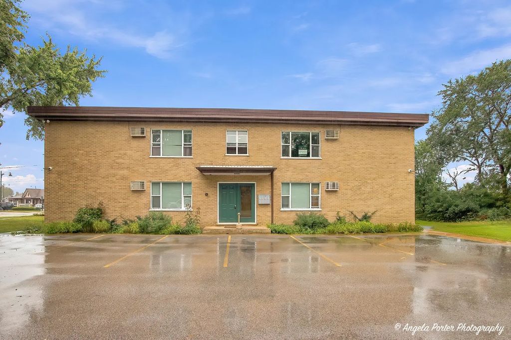 420 S Lake Street D, Grayslake