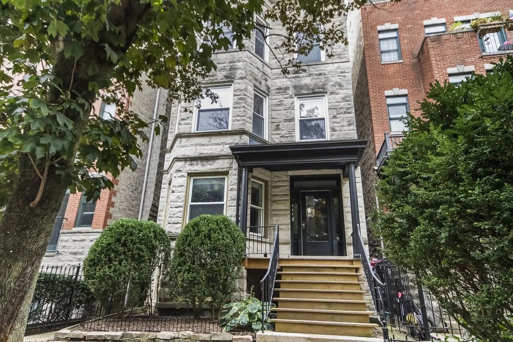 847 W Roscoe Street 1, Chicago