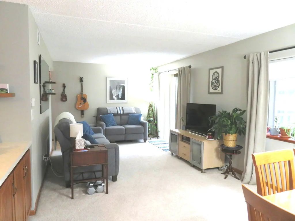 101 Caterpillar Drive 2c, Joliet