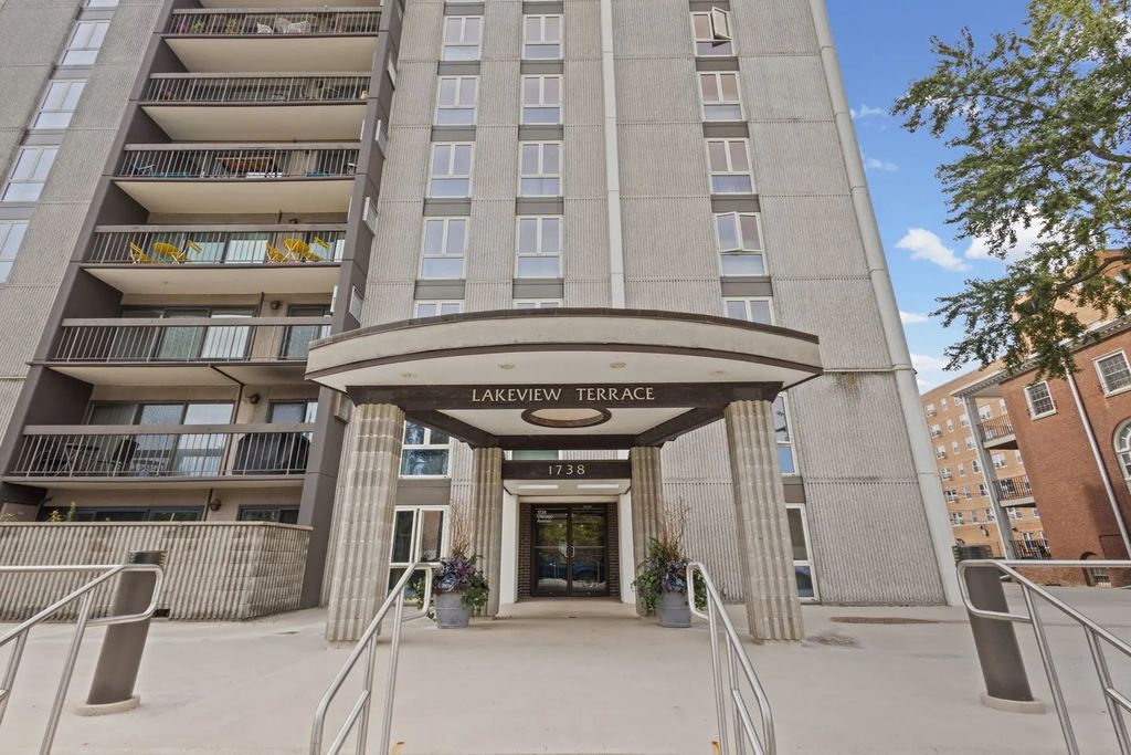 1738 Chicago Avenue 803, Evanston, 60201