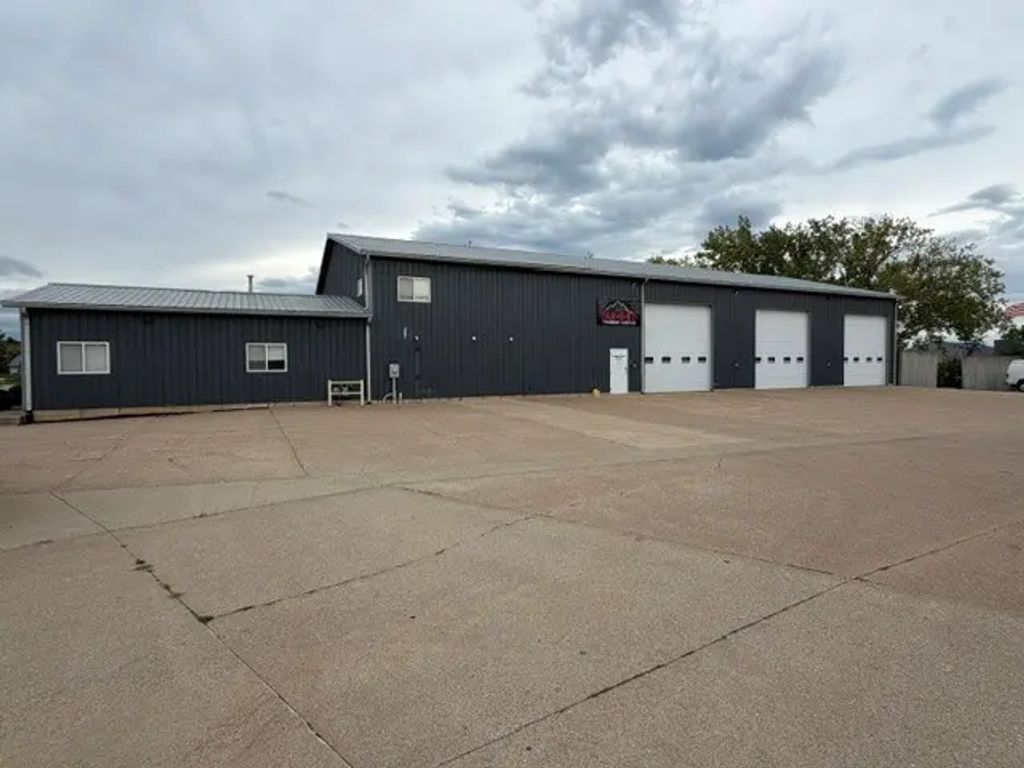 3223 Bear Tooth Court, Bettendorf
