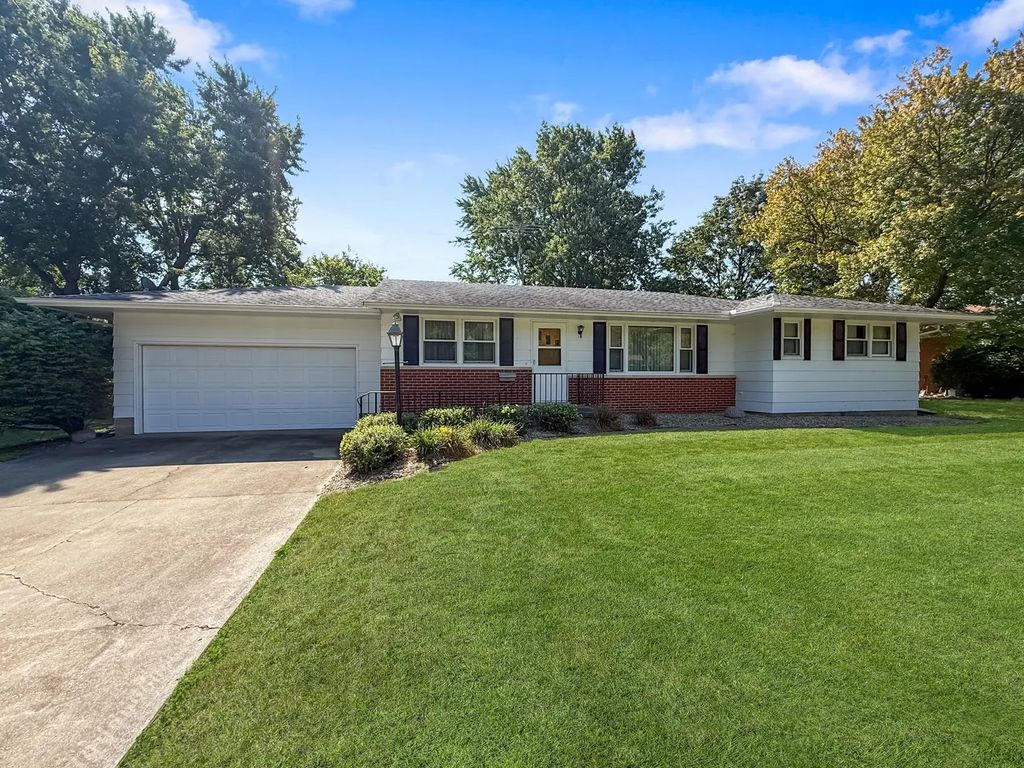 311 E Franklin Street, Fisher
