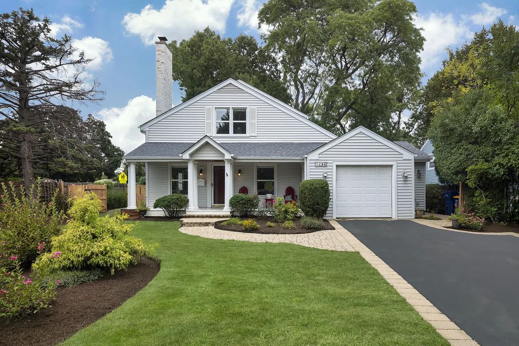 1196 Cedar Lane, Northbrook