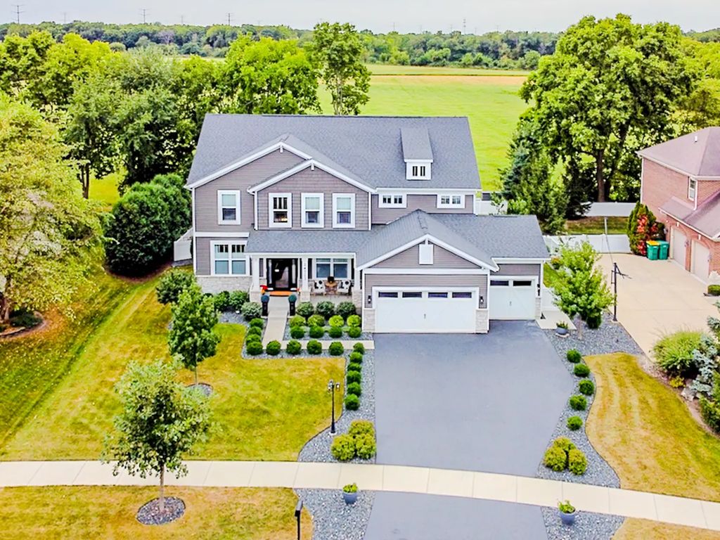 24713 Sleepy Hollow Lane, Plainfield