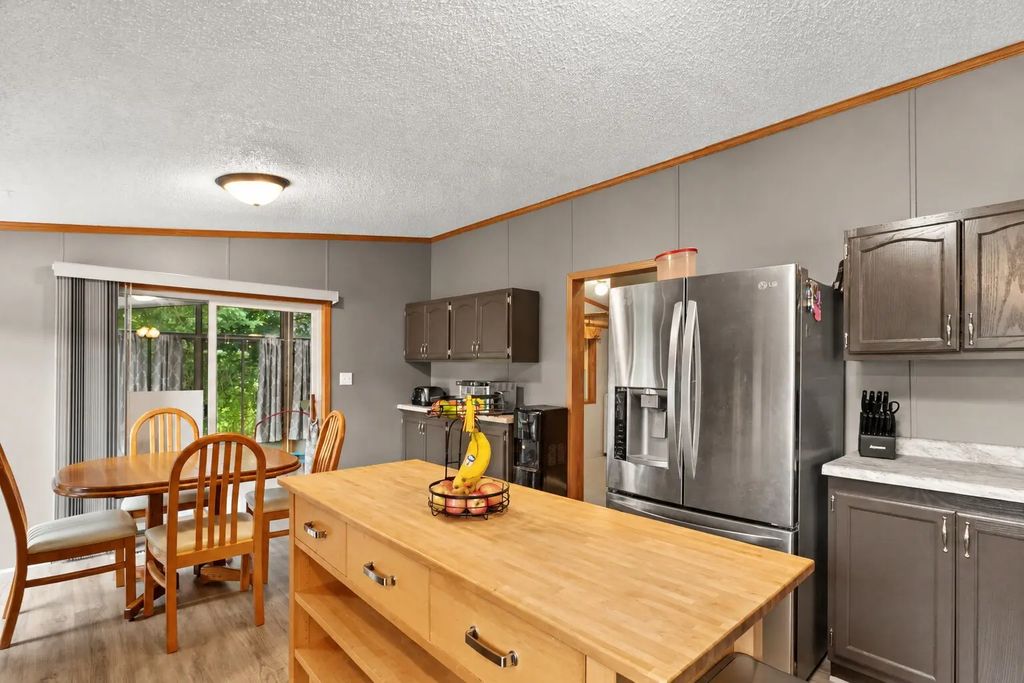 141 Kathryn Ln Sandwich IL listing photo 6