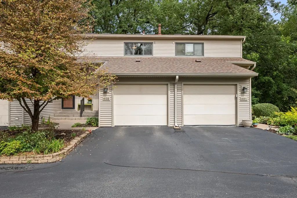 2809 12th Avenue 402, Rock Island