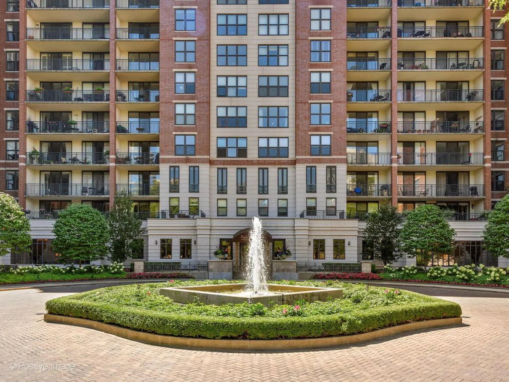 55 W Delaware Place P-148, Chicago