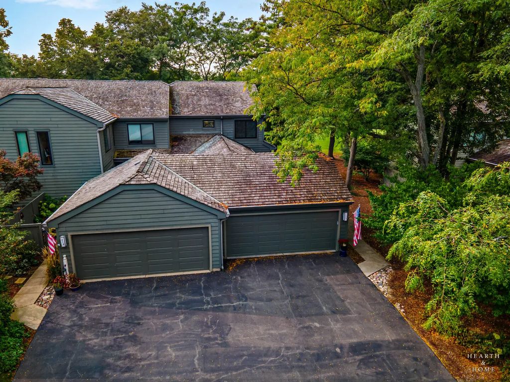 320 Oak Hill Road, Lake Barrington