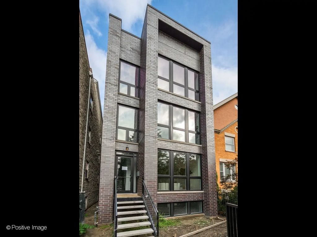 2847 N Damen Avenue 3, Chicago