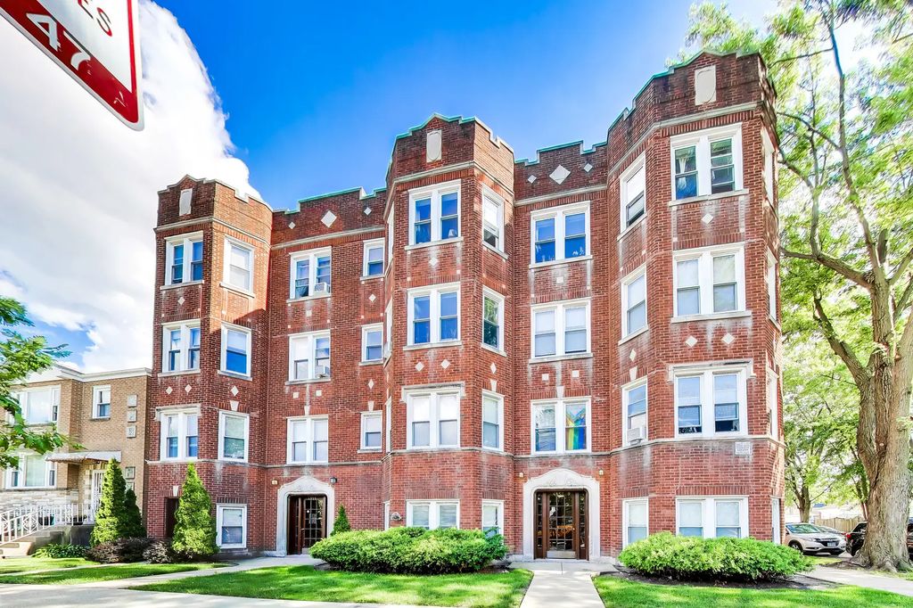 4857 W Roscoe Street 1, Chicago