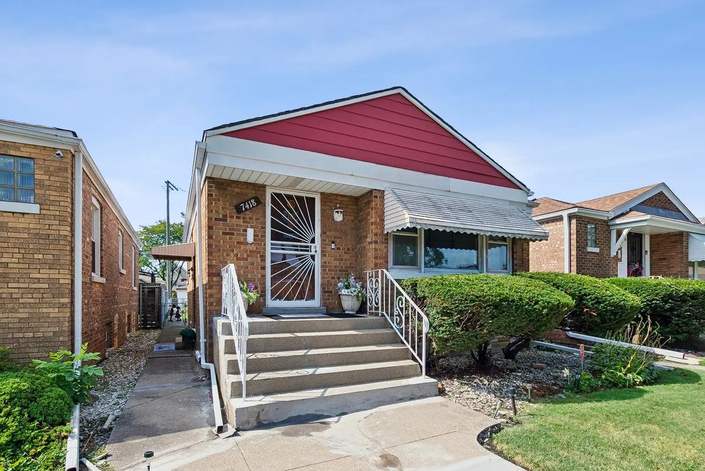 7418 S Maplewood Avenue, Chicago