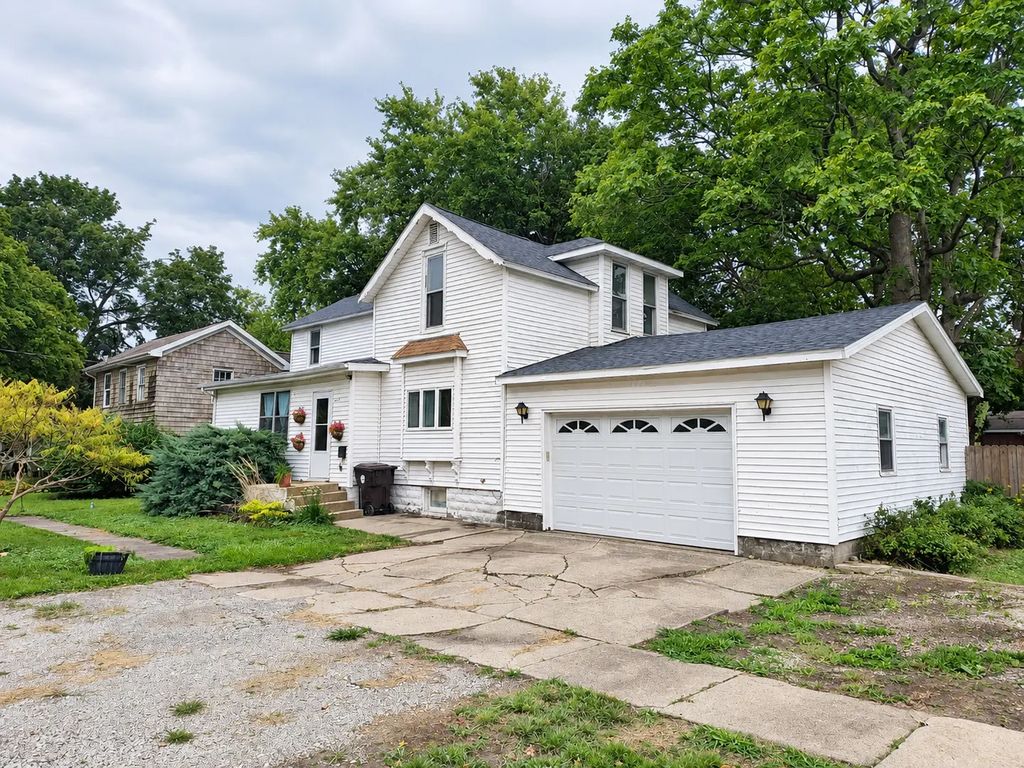 617 S Macon Street, Bement