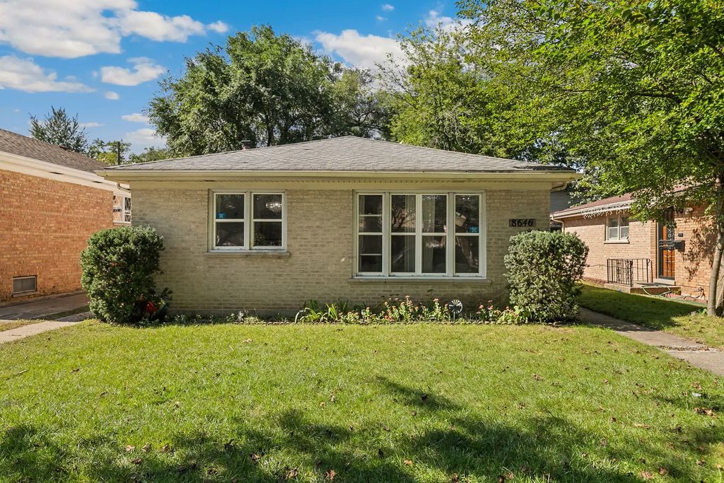 8646 Gross Point Road, Skokie