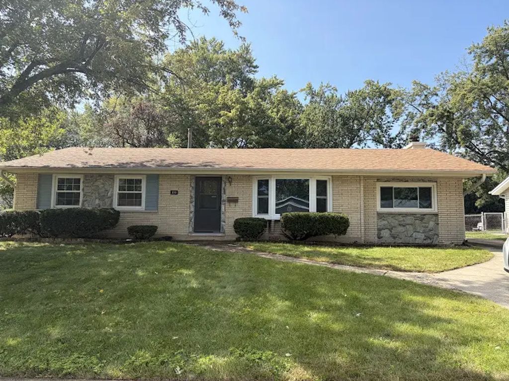 616 Grace Lane, Schaumburg