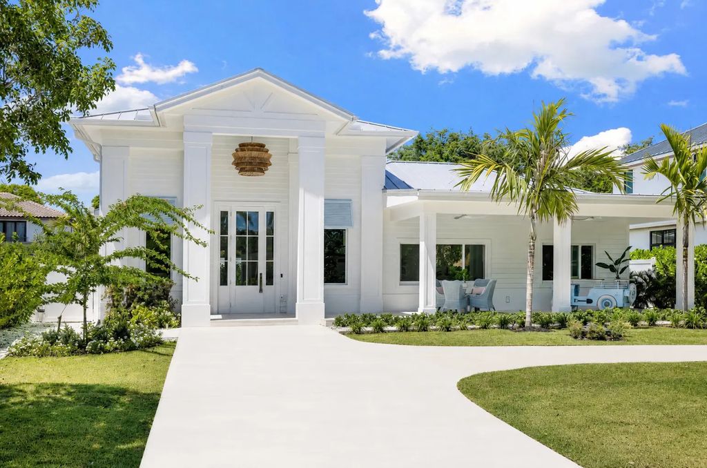 757 Broad Court S, Naples