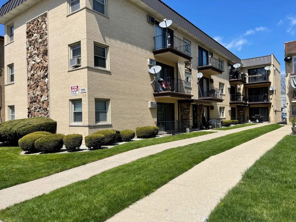 6255 N Northwest Highway 3b, Chicago