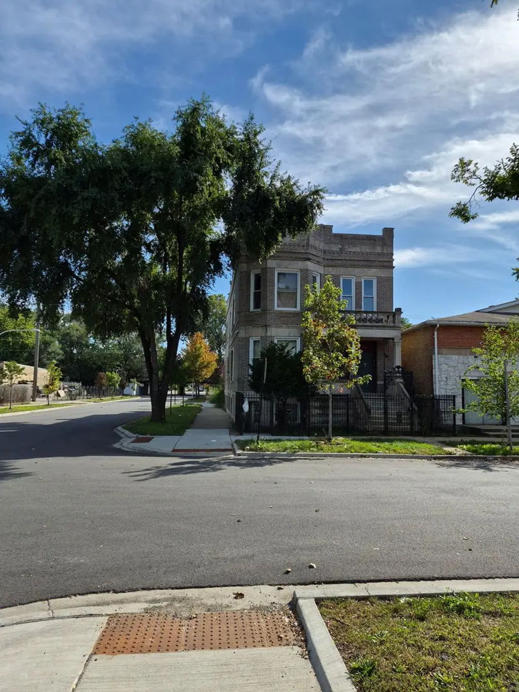 2901 W Arthington Street, Chicago