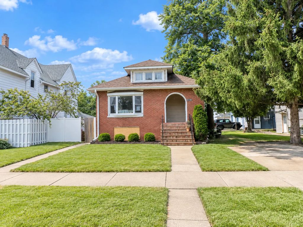 1110 N 16th Avenue, Melrose Park