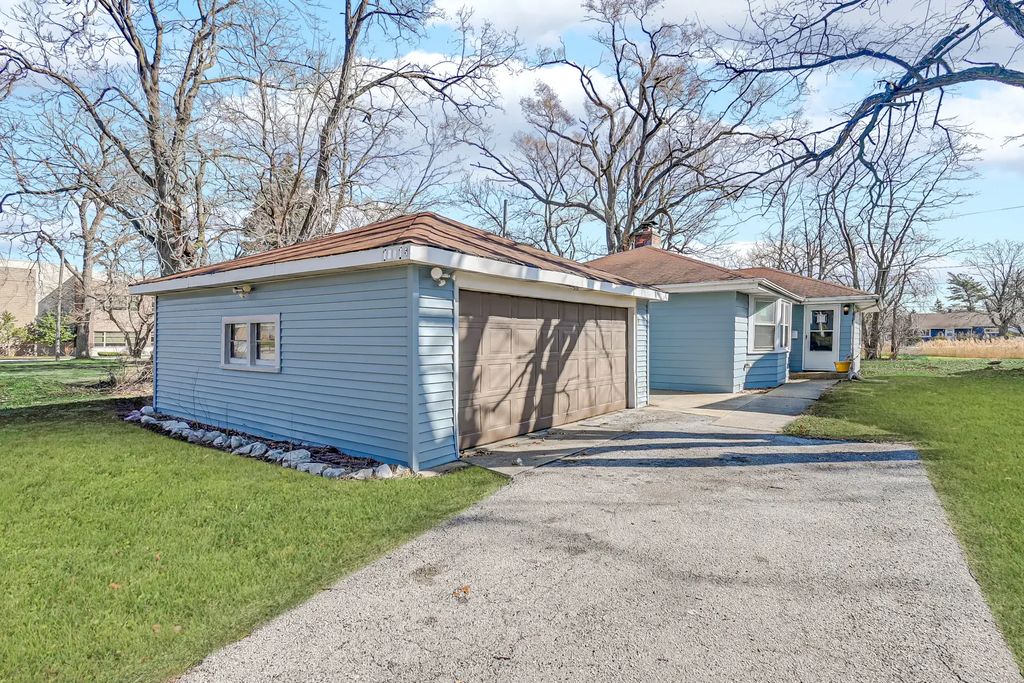 17015 Annetta Avenue, Hazel Crest
