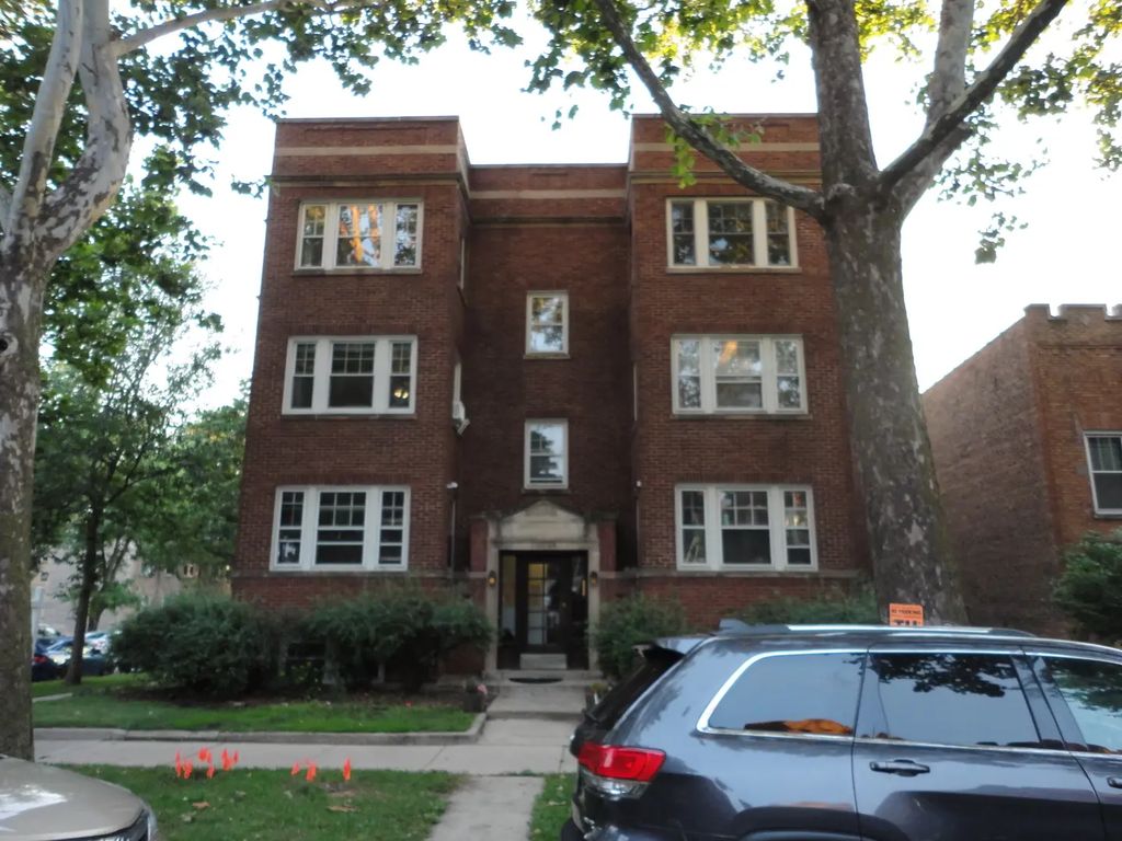 5700 N Artesian Avenue 1s, Chicago