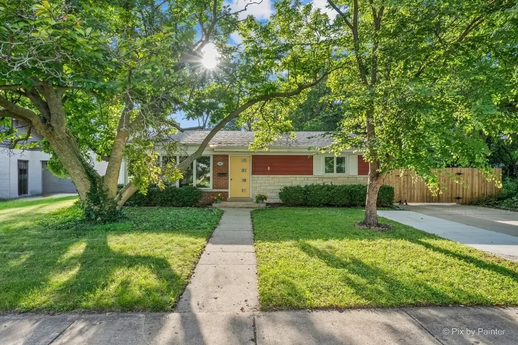 714 Western Avenue, Glen Ellyn