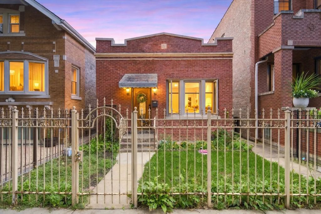 2851 S Kildare Avenue, Chicago
