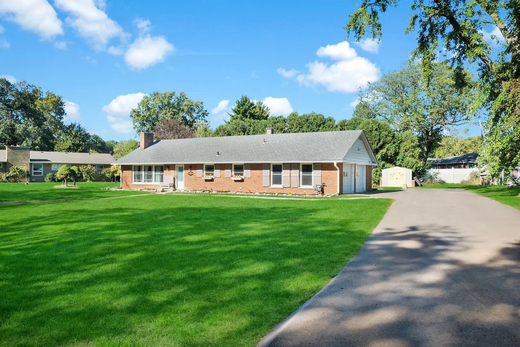 830 Mcclaran Avenue, Aurora
