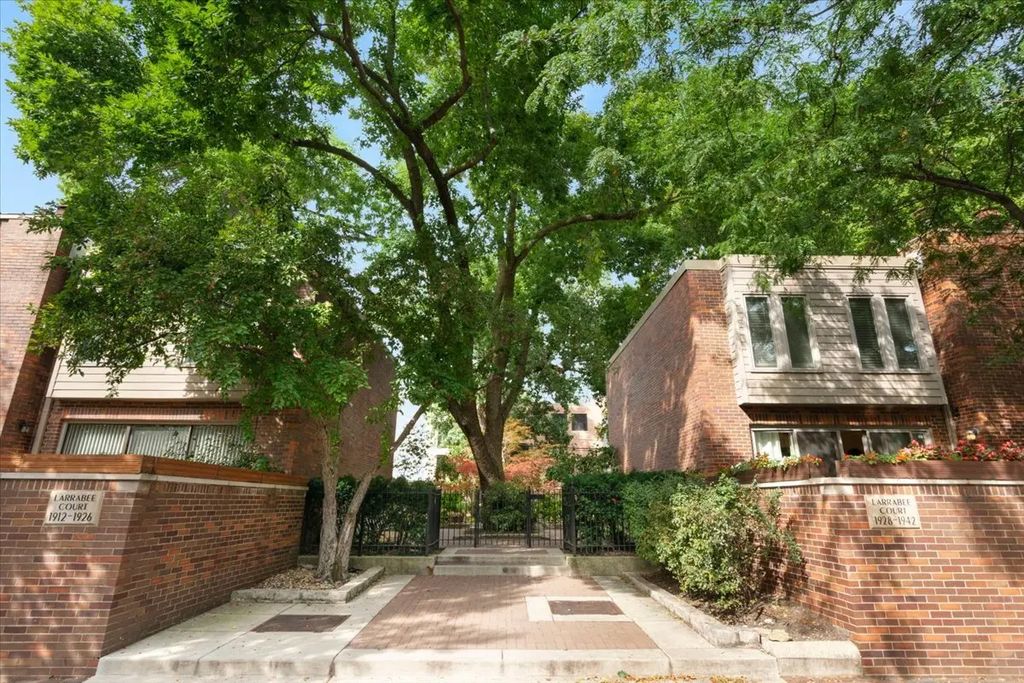 1928 N Larrabee Street, Chicago