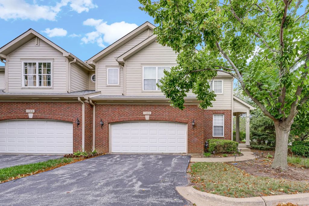 384 W Pointe Drive, Vernon Hills