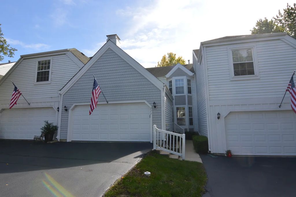 277 Oak Bluff Court 24-4, Wauconda