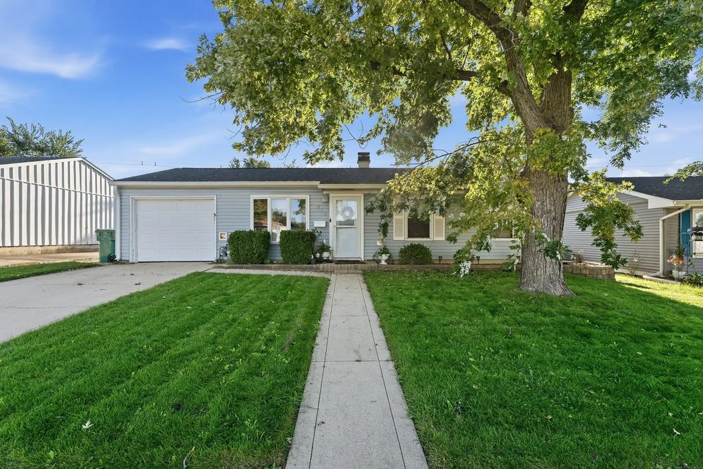 428 Kenyon Avenue, Romeoville