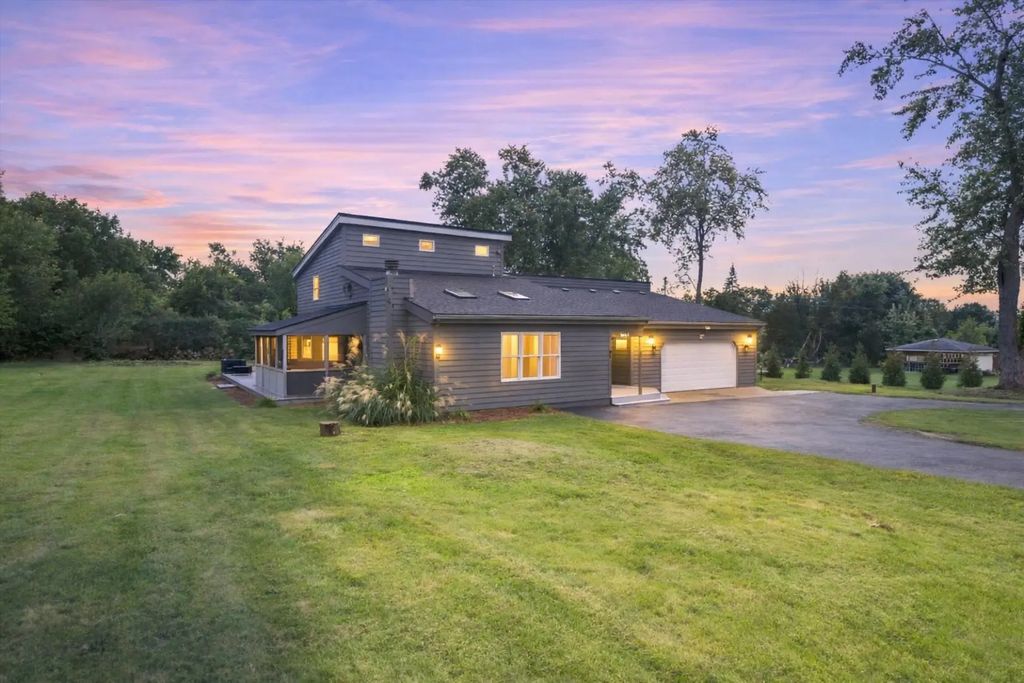911 Kohley Road, Lisle