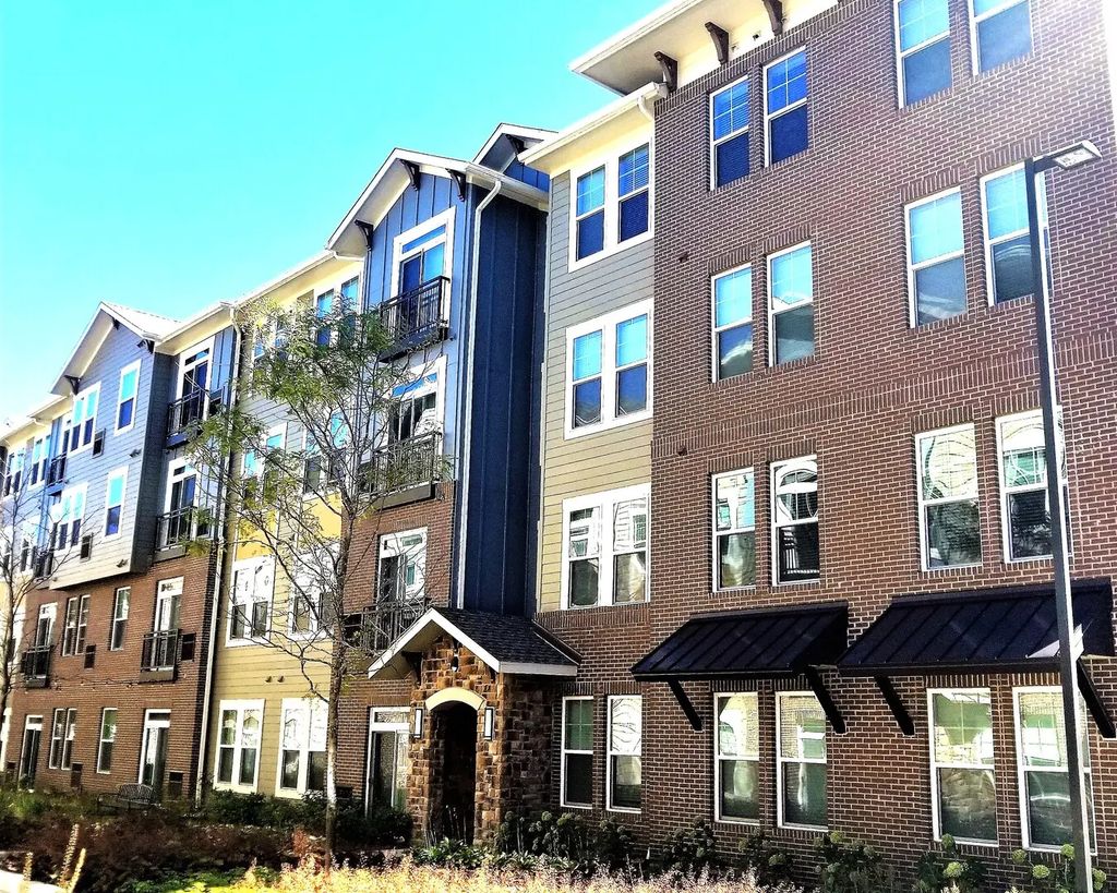690 E Algonquin Road 3202, Schaumburg