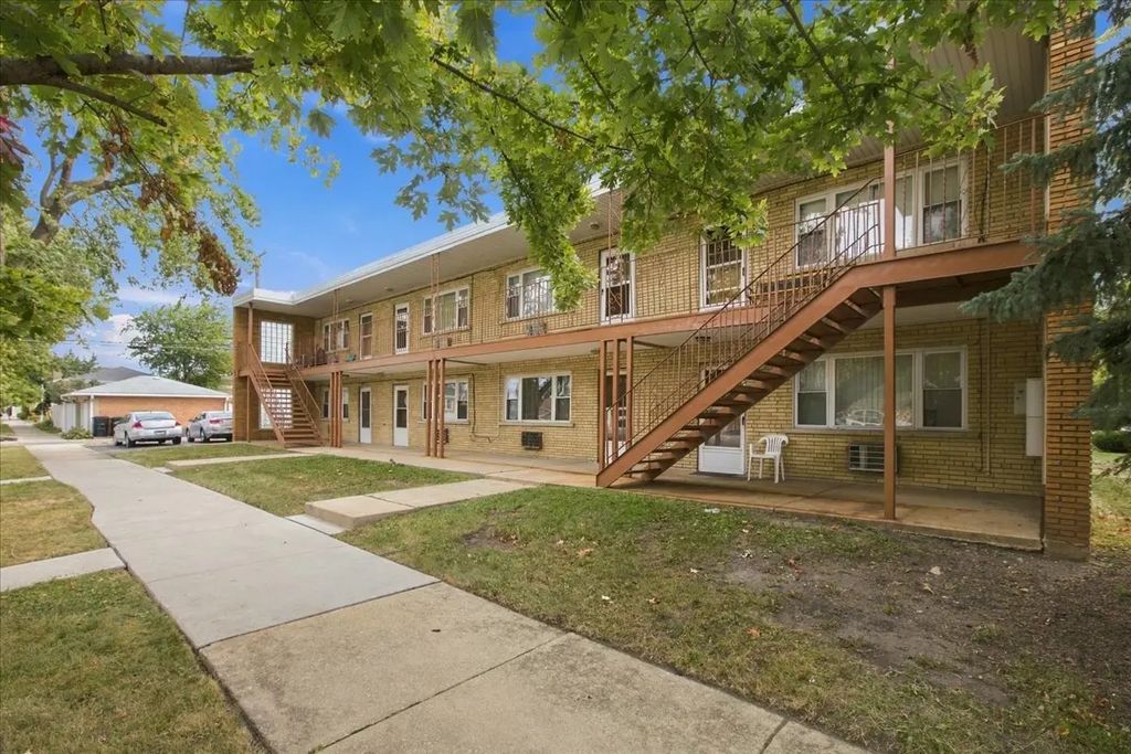 6256 W 64th Place 102, Chicago