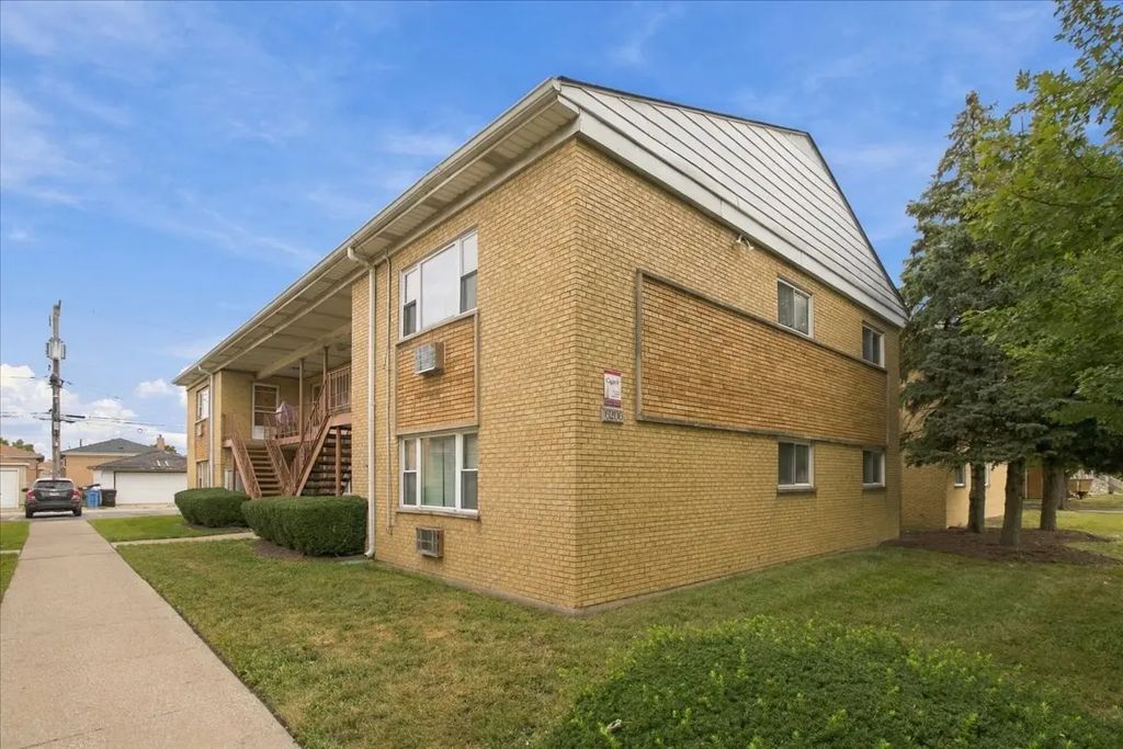 6206 W 64th Place 102, Chicago