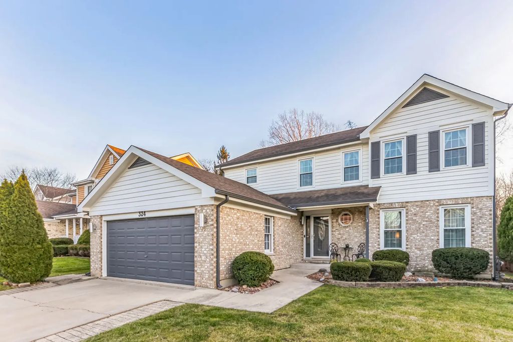 324 Chesapeake Lane, Bloomingdale