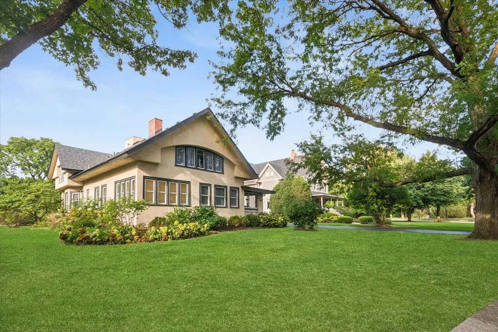 310 N Delaplaine Road, Riverside