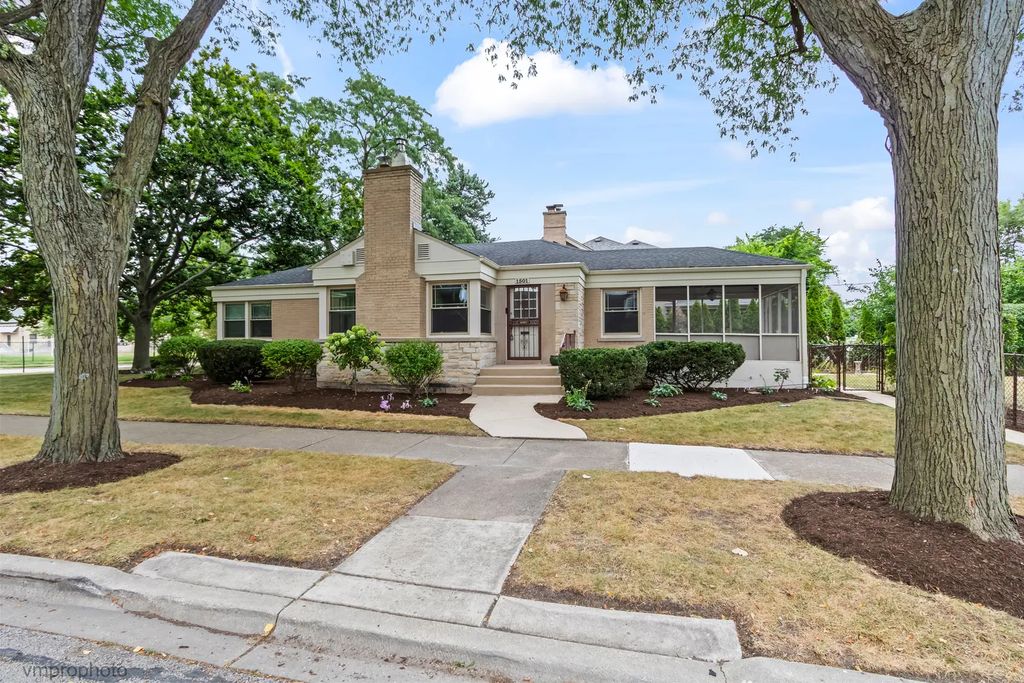1501 N Jackson Avenue, River Forest