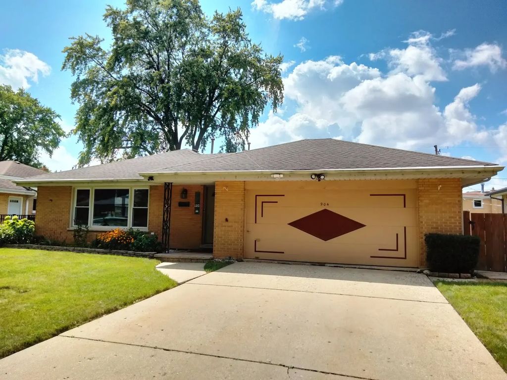 904 S Edward Street, Mount Prospect