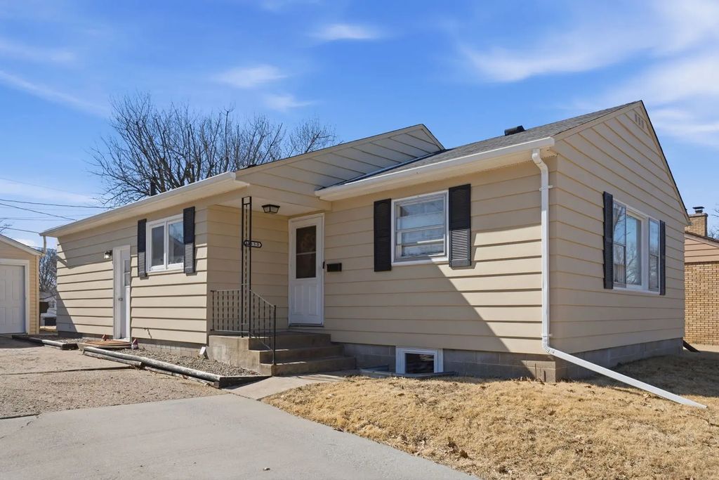 2550 26th Street, Rock Island