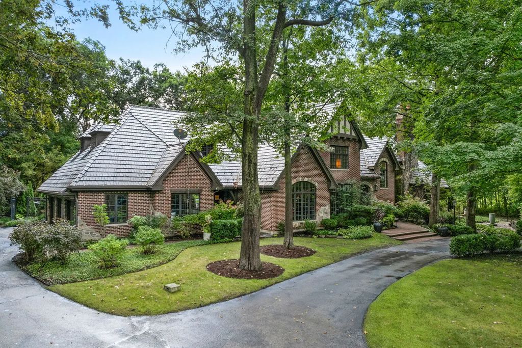 2901 Glenbriar Drive, St. Charles