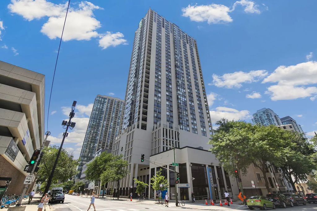 1122 N Clark Street 3104, Chicago