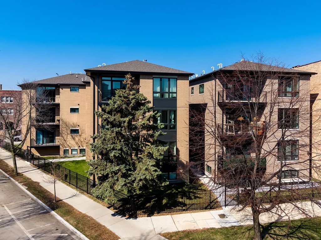7428 N Rogers Avenue 1w, Chicago