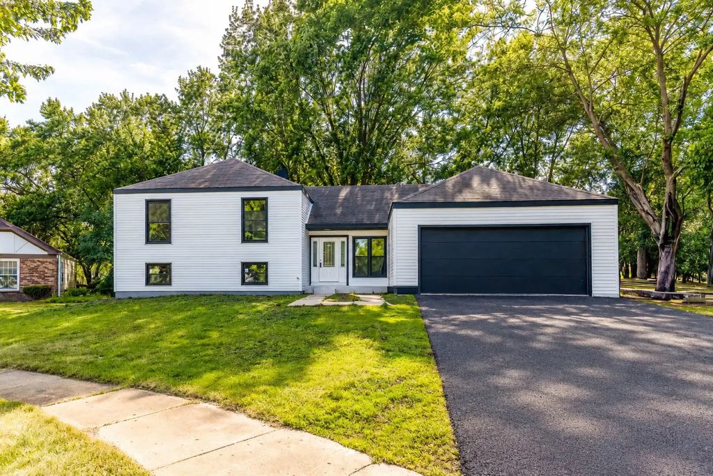 1482 Pebblestone Cove, Wheaton