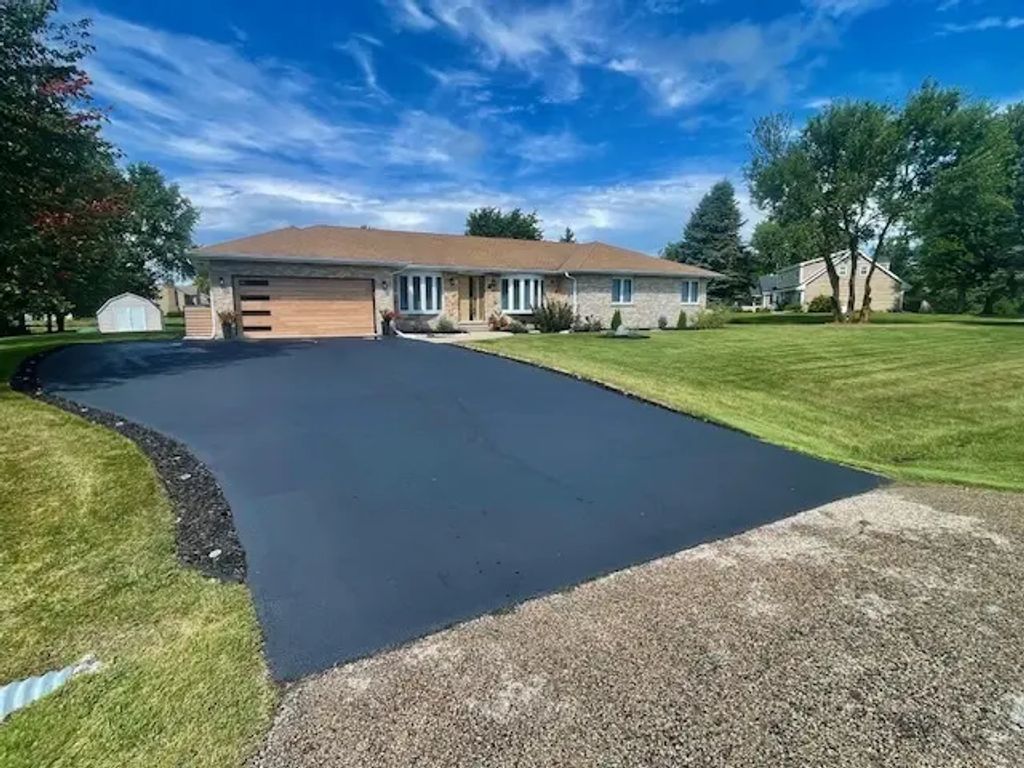 13n568 Gunpowder Lane, Elgin