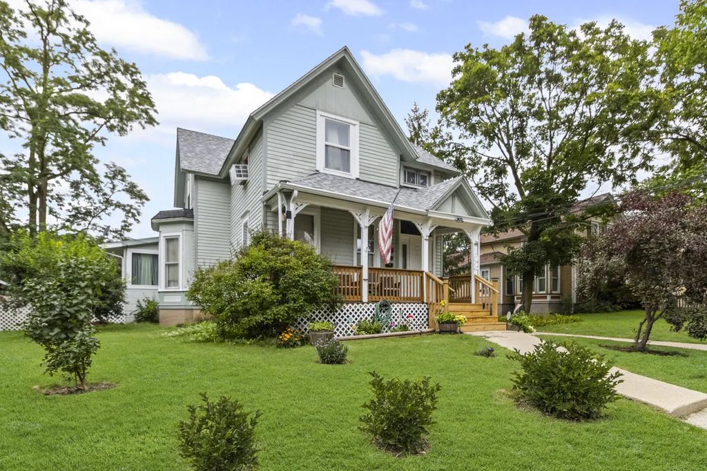 102 S Liberty Street 3, Elgin