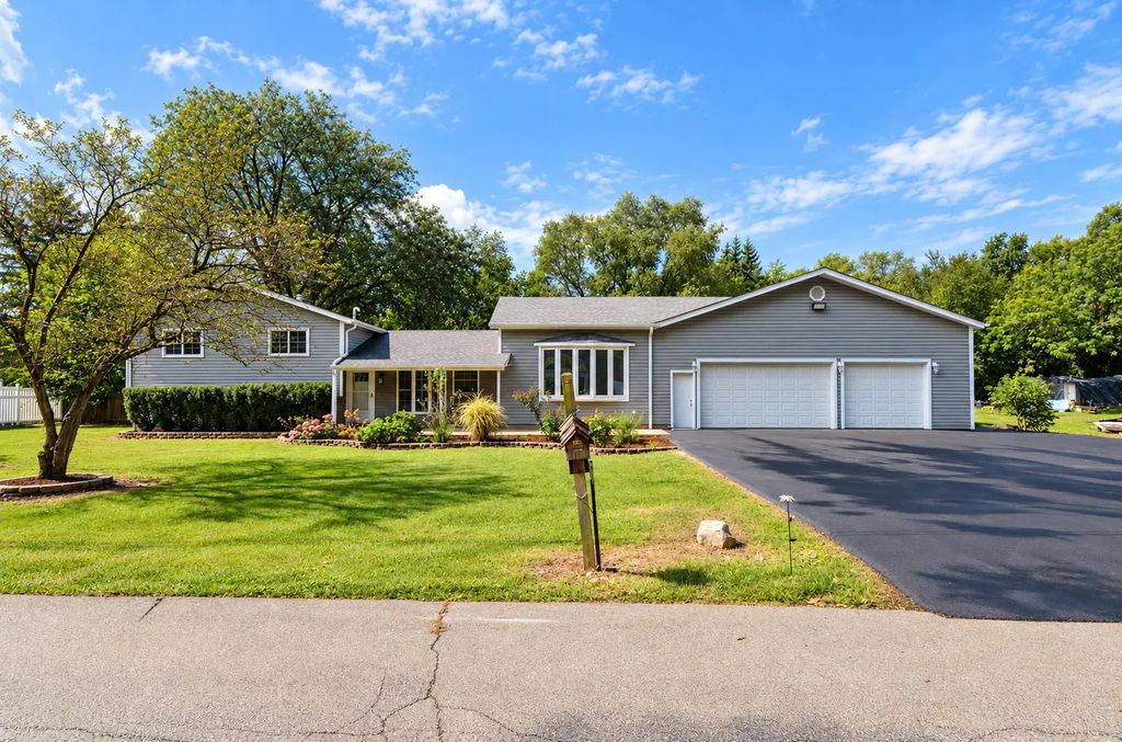 5n712 Garden Avenue, Roselle
