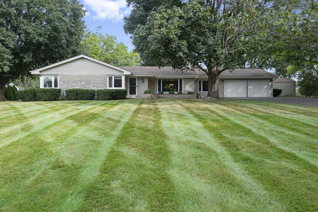 11518 Algonquin Road, Huntley