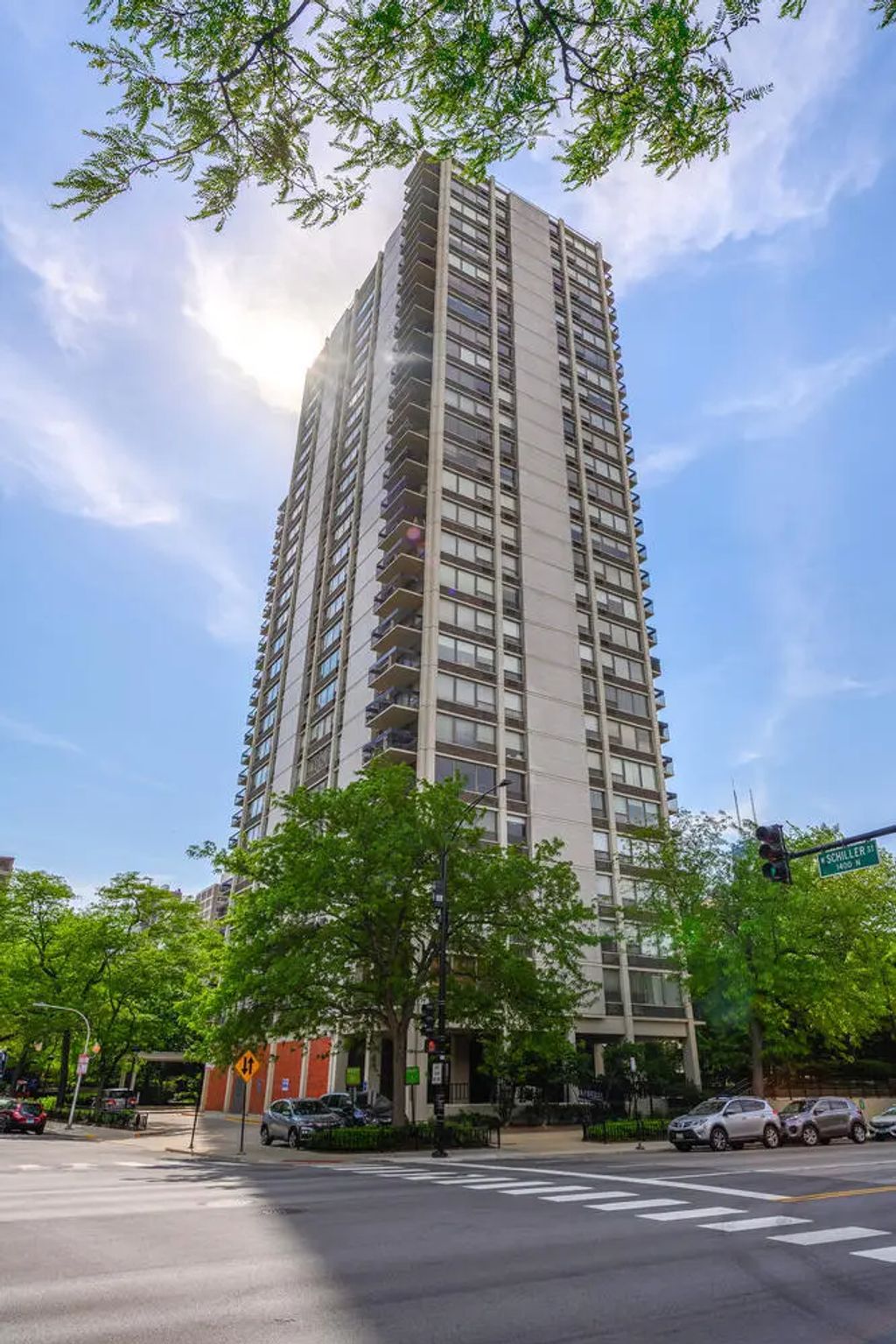 1360 N Sandburg Terrace 2701c, Chicago