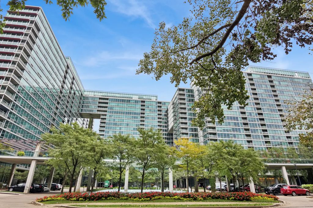 9715 Woods Drive 1710, Skokie